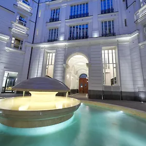 The One Luxury Apartment