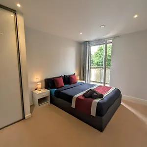 Modern Near Greenwich - Rooftop View Apartment London